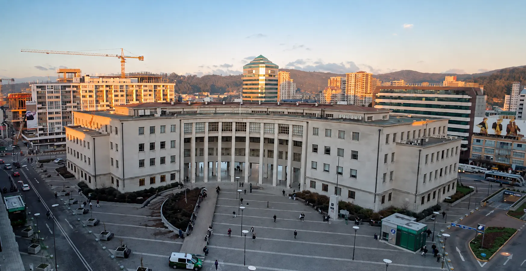 Vista aérea del edificio de los Tribunales de Justicia de Concepción